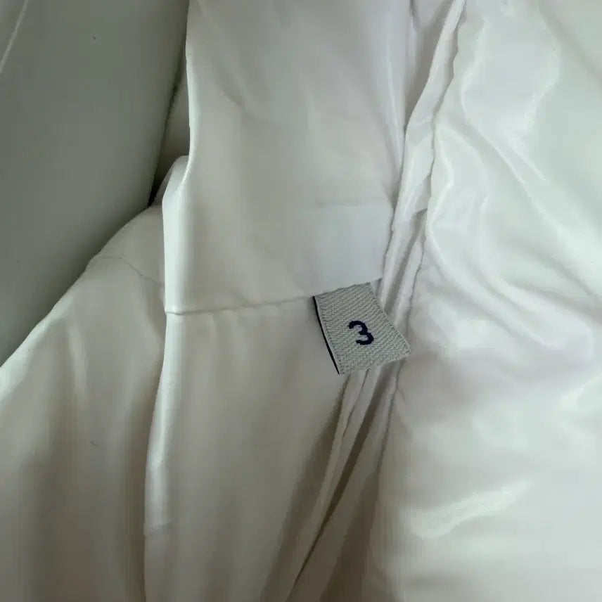 [BUNJANG] Moncler Maya White Jacket / 23fw 몽클레어 마야 3사이즈 풀구성