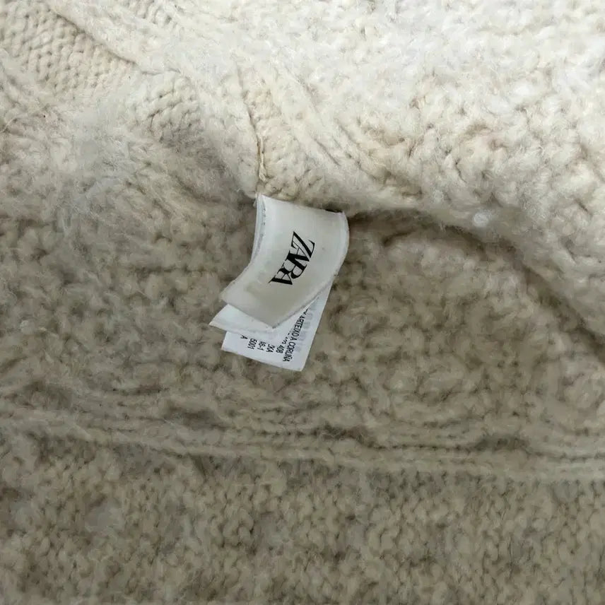 [SOLD OUT] 자라 가디건 free
