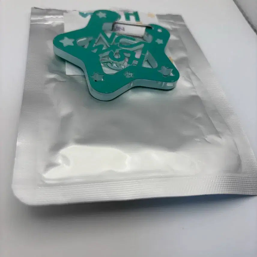 [BUNJANG] NCT WISH Carabiner / NCT WISH 카라비너