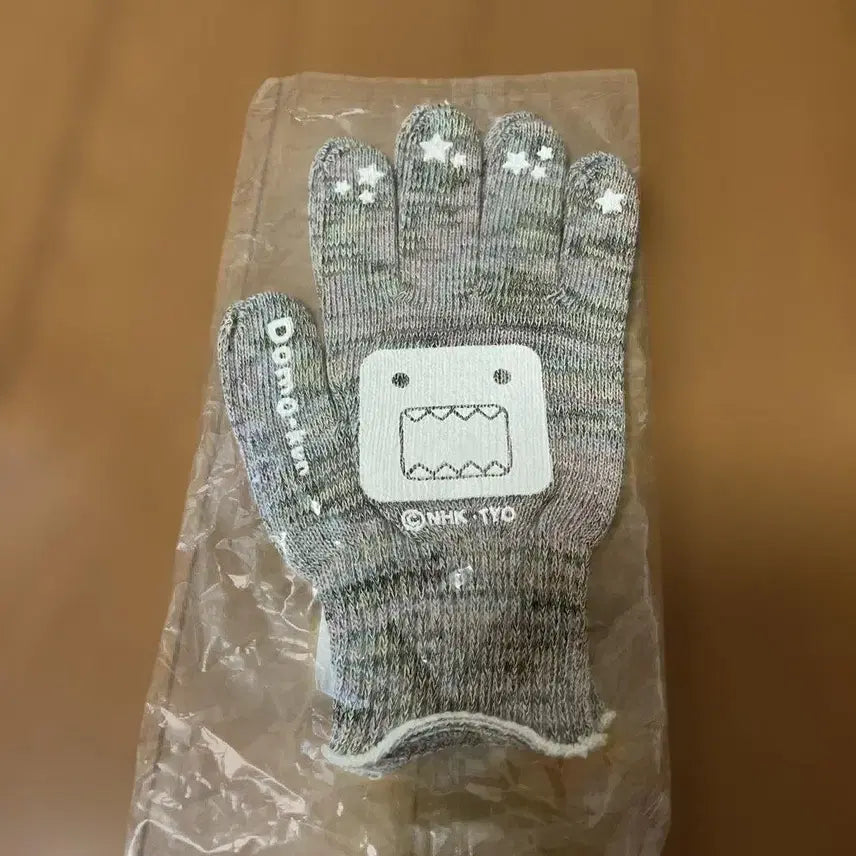 [BUNJANG] Domo Domo Gloves / 어느정도 가격제안 받음)도모군 도모쿤 Domo 장갑 팔아요