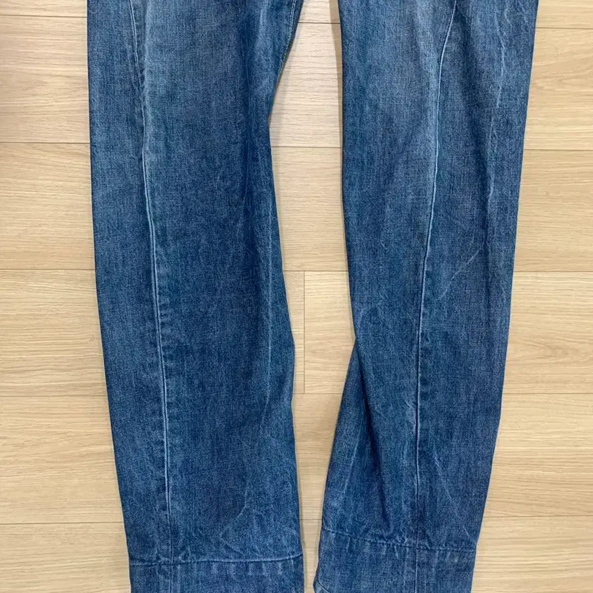 [SOLD OUT] 리바이스 엔진 엔지니어지드진 청바지 0001 0835 진청 셀비지