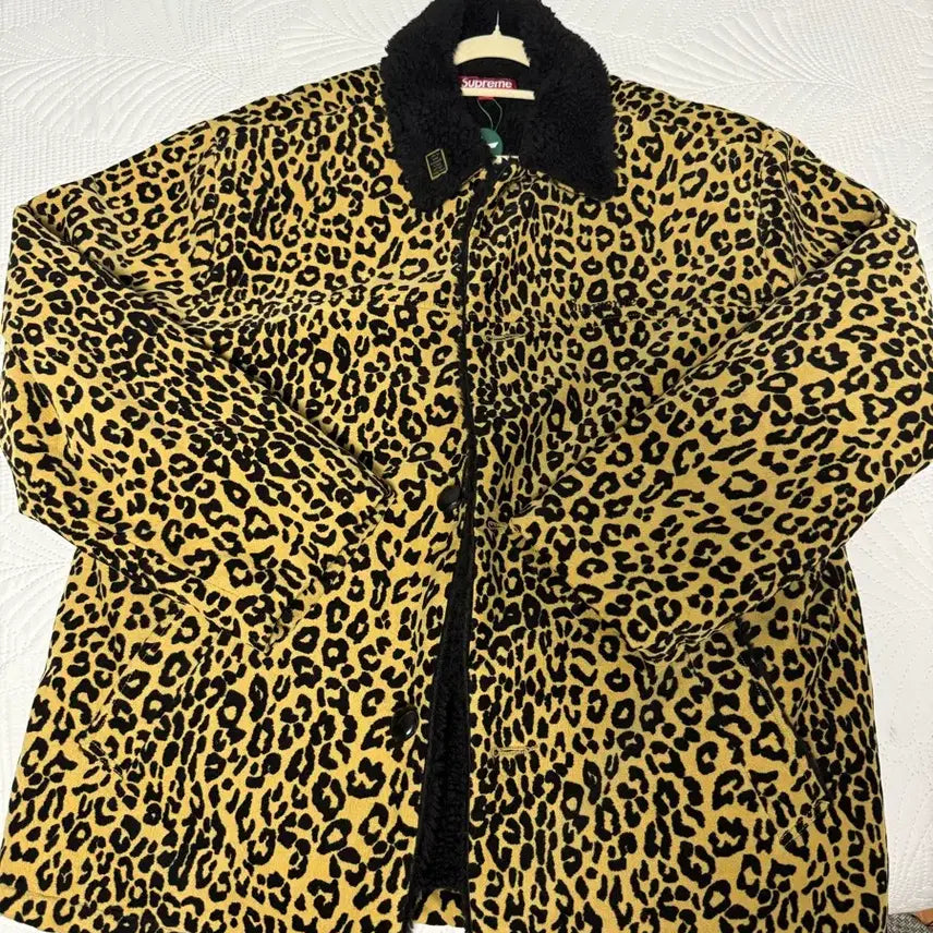 [SOLD OUT] [XL] 슈프림 킨더만 언컷 코듀로이 카 코트 레오파드 - 24FW