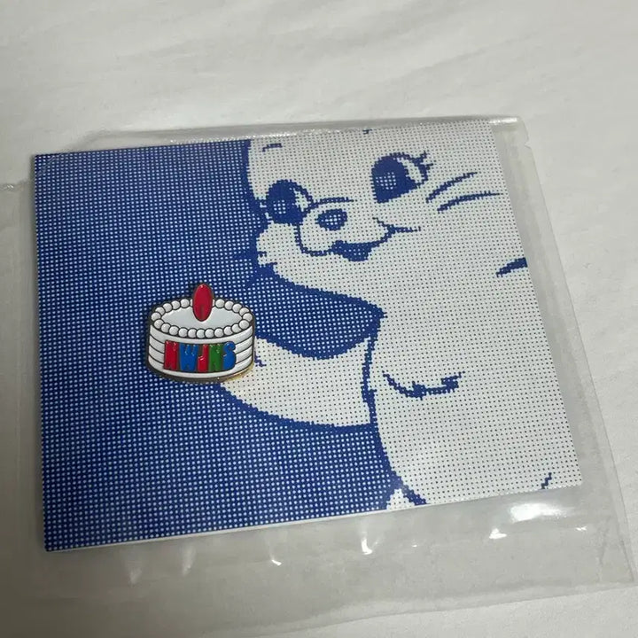 [BUNJANG] NewJeans The Hyundai Pop-Up Bundle Set Pin Badge / 뉴진스 더현대 팝업 핀 뱃지 3종 일괄