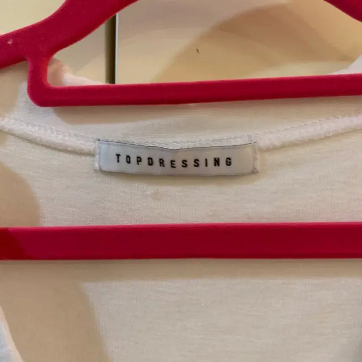 [BUNJANG] Topdressing White V-neck Long Sleeve T-shirt / 탑드레싱 화이트 브이넥 긴팔 티셔츠