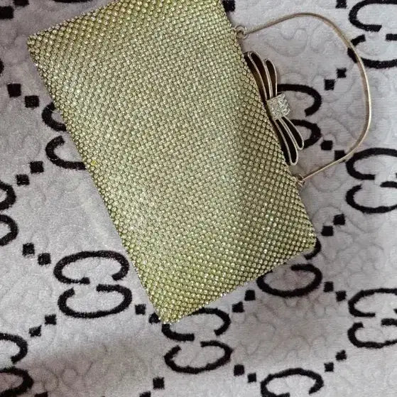 [BUNJANG] Gold Cubic Ribbon Clutch Bag / 골드 큐빅 리본 클러치백