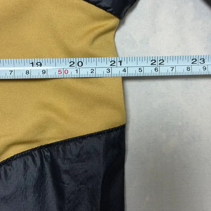 [BUNJANG] Nike Black/Gold Windbreaker Top / 나이키 블랙/골드 바람막이 상의