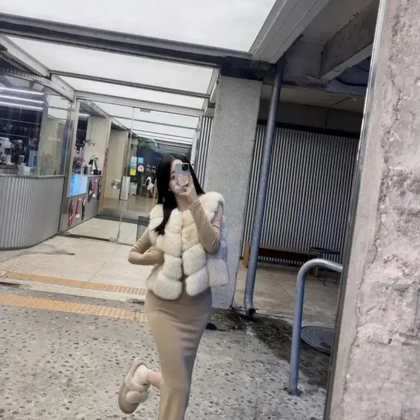 [BUNJANG] Fox Cropped Faux Fur Vest / [새상품/수입의류] 크롭 폼폼이 퍼 조끼 베스트