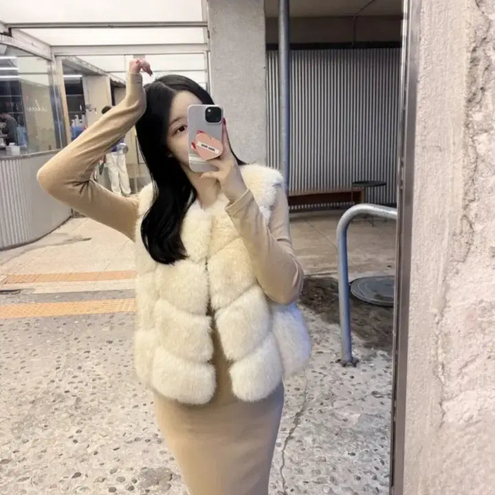 [BUNJANG] Fox Cropped Faux Fur Vest / [새상품/수입의류] 크롭 폼폼이 퍼 조끼 베스트