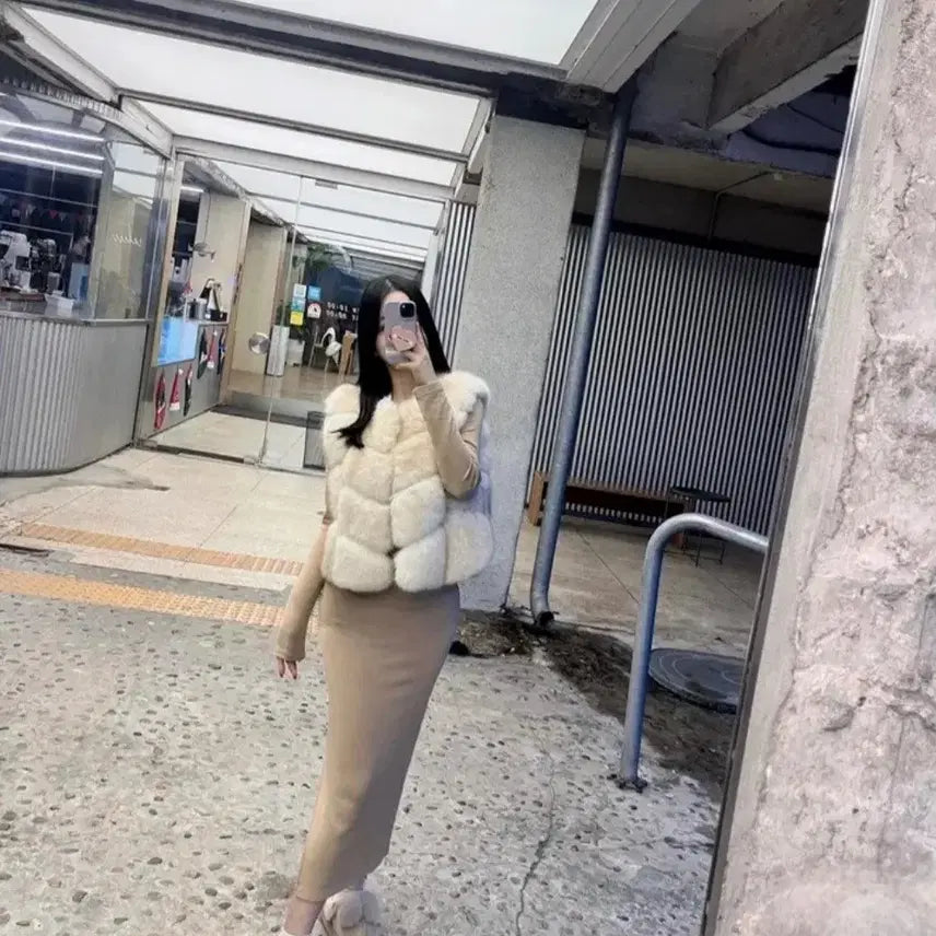 [BUNJANG] Fox Cropped Faux Fur Vest / [새상품/수입의류] 크롭 폼폼이 퍼 조끼 베스트