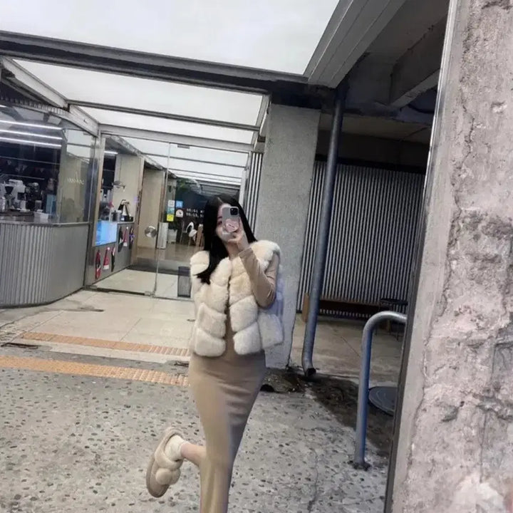 [BUNJANG] Fox Cropped Faux Fur Vest / [새상품/수입의류] 크롭 폼폼이 퍼 조끼 베스트