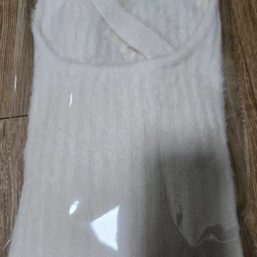 [BUNJANG] White Angora Knit Sweater / 화이트 앙고라 니트 가슴부분 사선 포인트