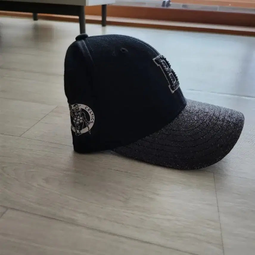 [BUNJANG] Black Cap with Glitter / 블랙 캡 모자