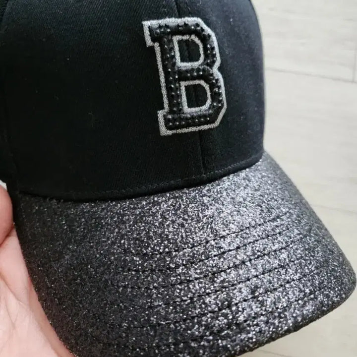 [BUNJANG] Black Cap with Glitter / 블랙 캡 모자