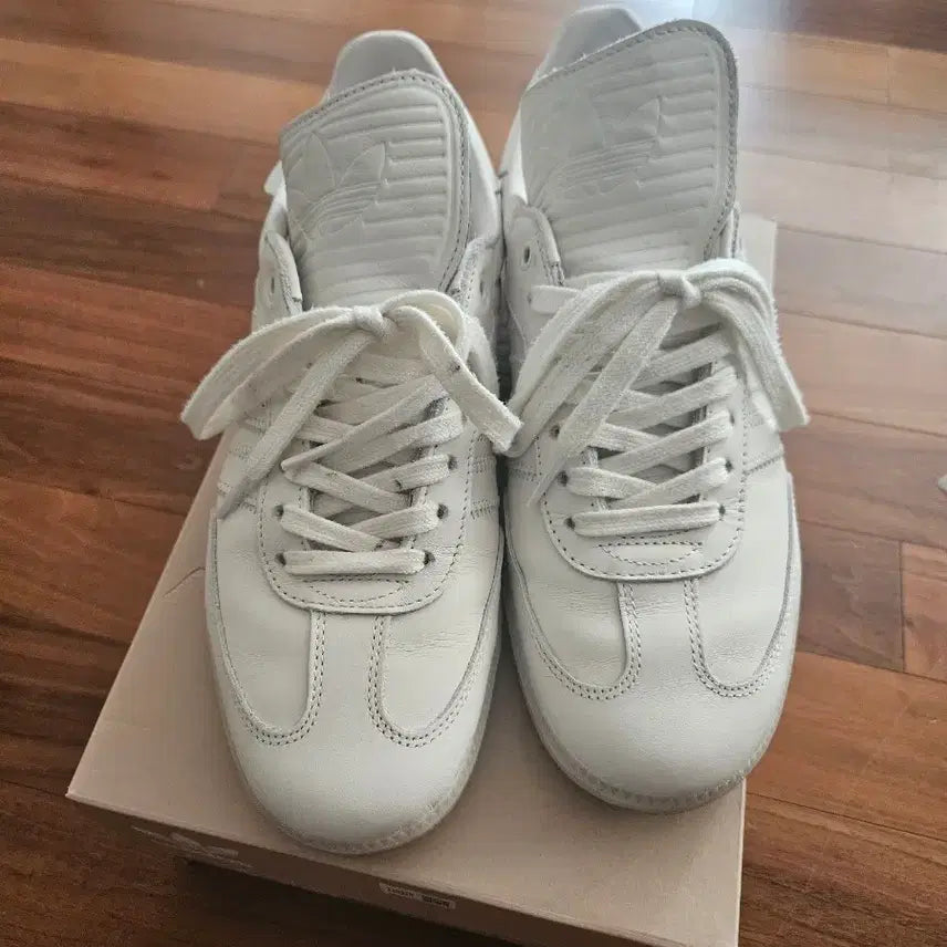[BUNJANG] Adidas Pharrell Williams Human Race Samba White / 아디다스 퍼렐 윌리엄스 휴먼레이스 삼바 화이트