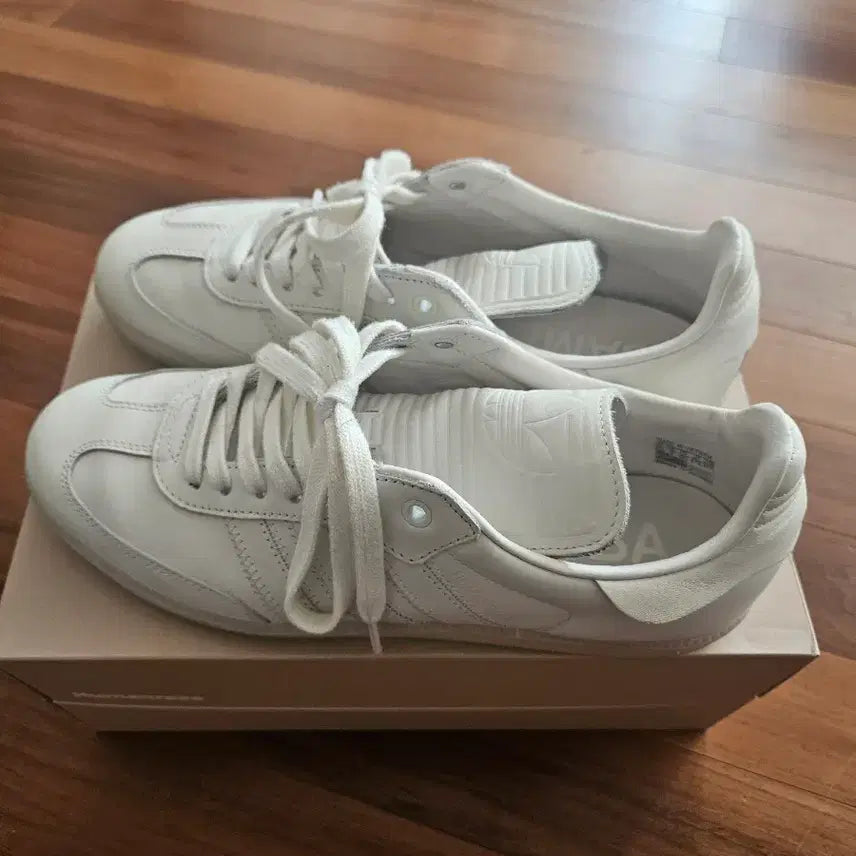 [BUNJANG] Adidas Pharrell Williams Human Race Samba White / 아디다스 퍼렐 윌리엄스 휴먼레이스 삼바 화이트