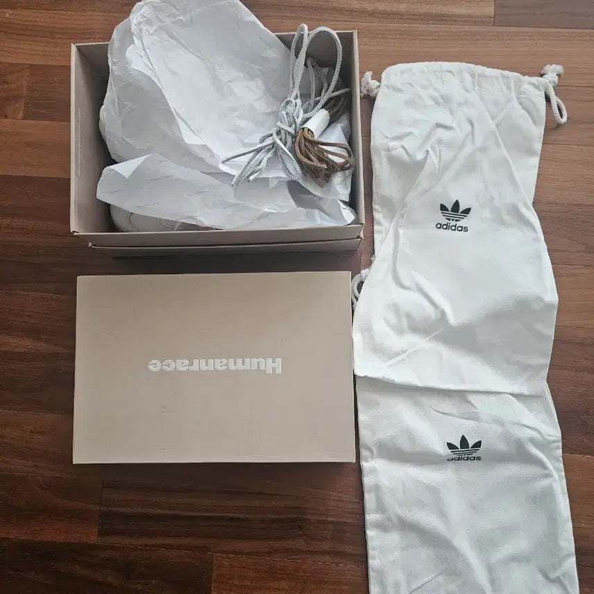 [BUNJANG] Adidas Pharrell Williams Human Race Samba White / 아디다스 퍼렐 윌리엄스 휴먼레이스 삼바 화이트