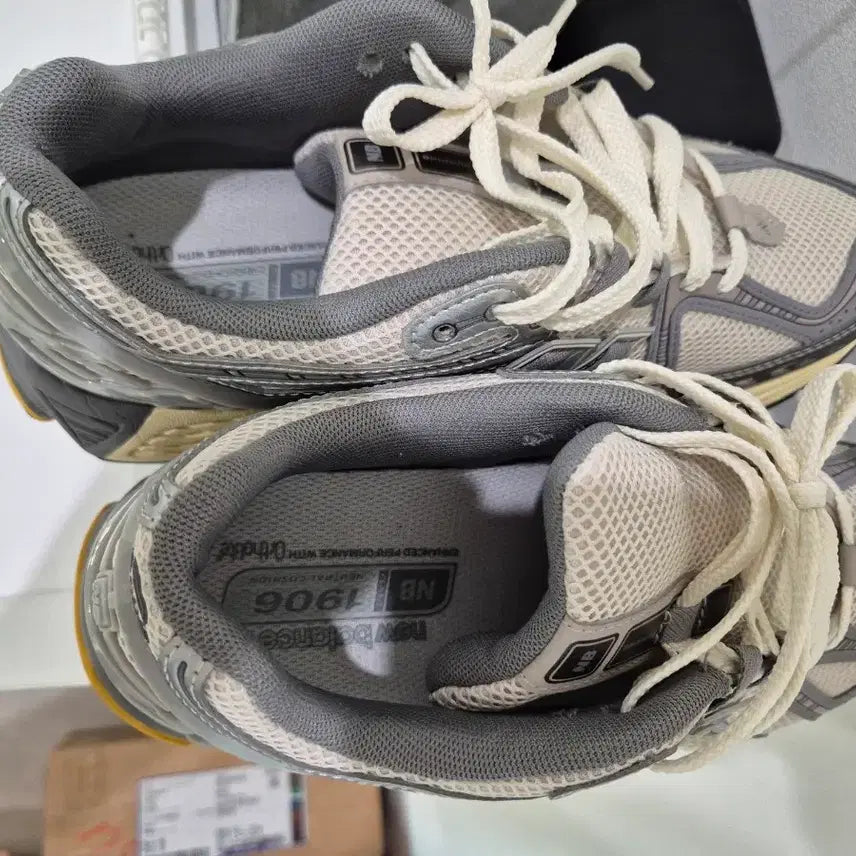 [BUNJANG] New Balance 1906r Sneakers / 뉴발란스 1906r 운동화 판매합니다