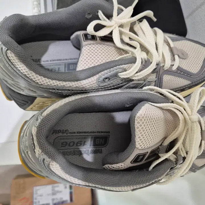 [BUNJANG] New Balance 1906r Sneakers / 뉴발란스 1906r 운동화 판매합니다