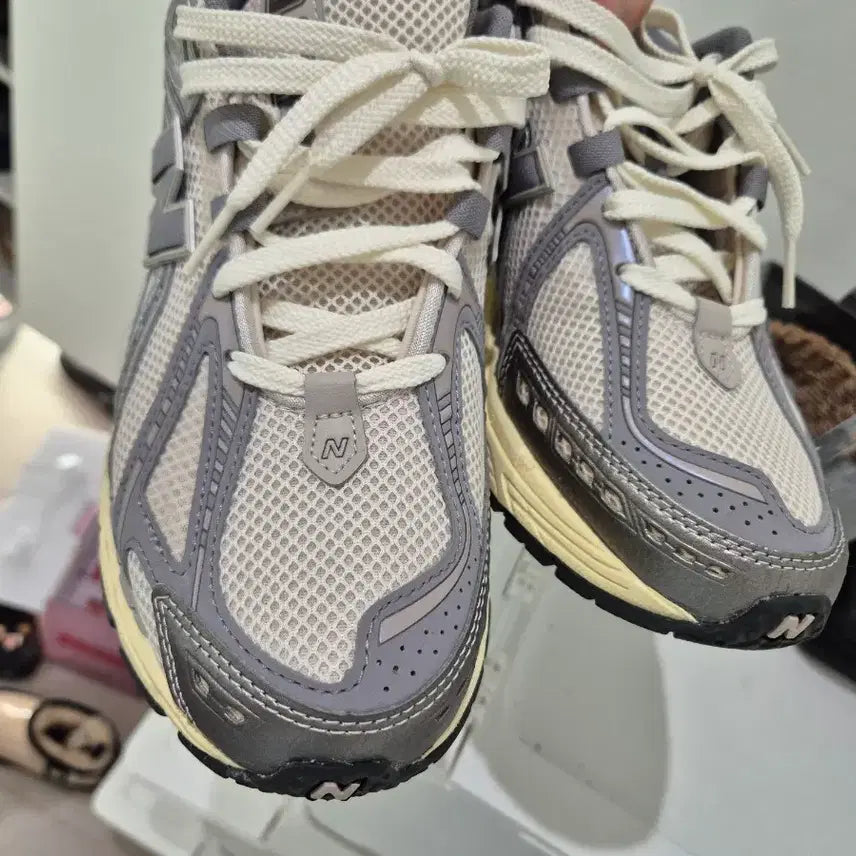 [BUNJANG] New Balance 1906r Sneakers / 뉴발란스 1906r 운동화 판매합니다