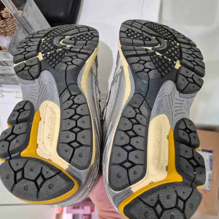 [BUNJANG] New Balance 1906r Sneakers / 뉴발란스 1906r 운동화 판매합니다
