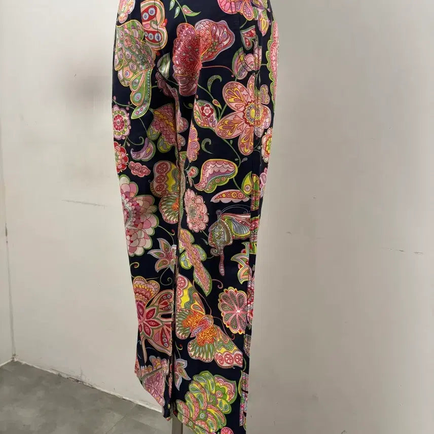 [BUNJANG] Escada Floral Print Pants / 에스카다 플라워 나염 패턴 바지