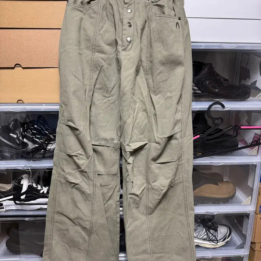 [BUNJANG] Knee Pin-tuck Studded Cotton Pant / [2] 아캄 Knee Pin-tuck Studded Cotton Pant
