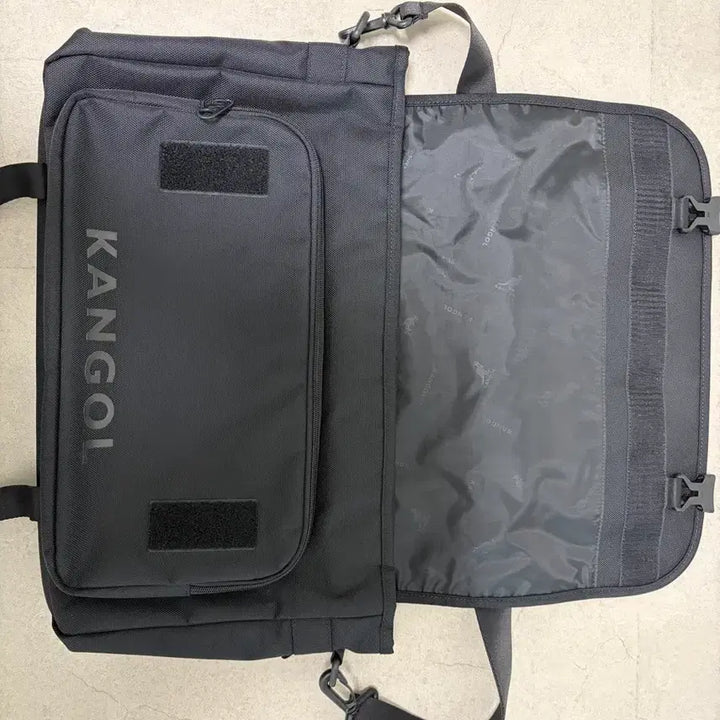 [BUNJANG] KANGOL Messenger Bag / 캉골 메신저백 판매합니다.