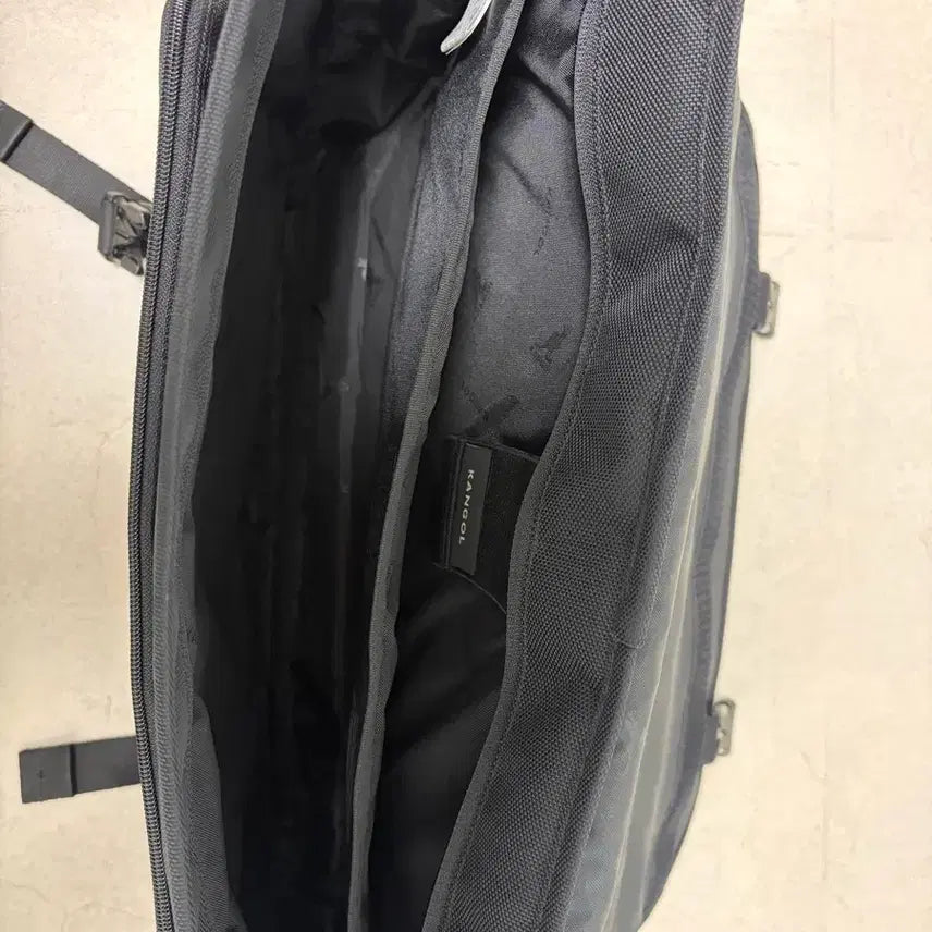 [BUNJANG] KANGOL Messenger Bag / 캉골 메신저백 판매합니다.