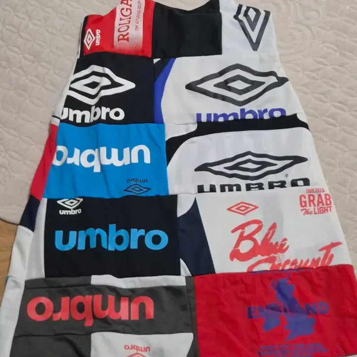 [BUNJANG] U Remake Umbro Dress + T-Shirt / 반택포 U 리메이크 의류 엄브로 원피스+티셔츠 판매 서브컬쳐 리사이클