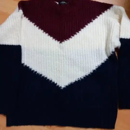 [BUNJANG] Colorful Rain V-Neck Knit / 컬러풀레인 브이넥 니트