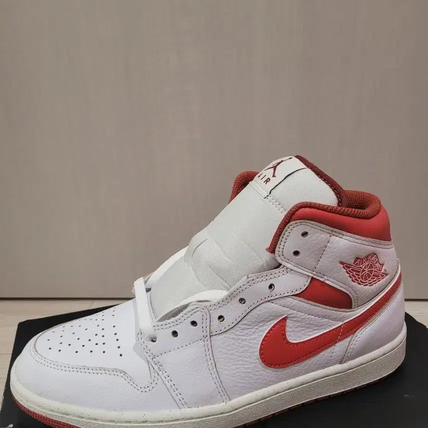 [BUNJANG] Nike Jordan 1 Mid SE White Dune Red 275mm Sneakers / 나이키 조던 1 미드 SE 화이트 듄 레드 275mm