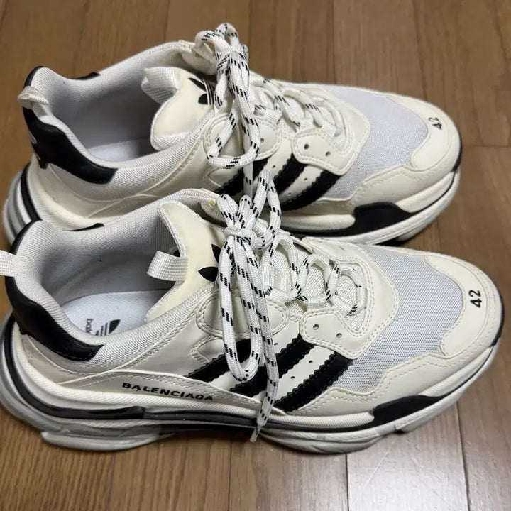 [BUNJANG] Balenciaga Adidas Triple S Sneakers / 발렌시아가 아디다스 트리플S 42  팝니다.