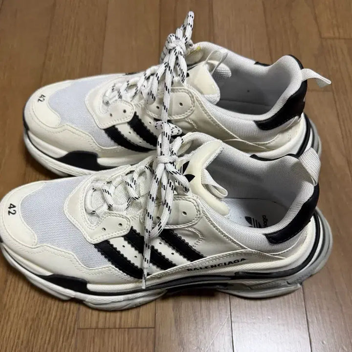 [BUNJANG] Balenciaga Adidas Triple S Sneakers / 발렌시아가 아디다스 트리플S 42  팝니다.