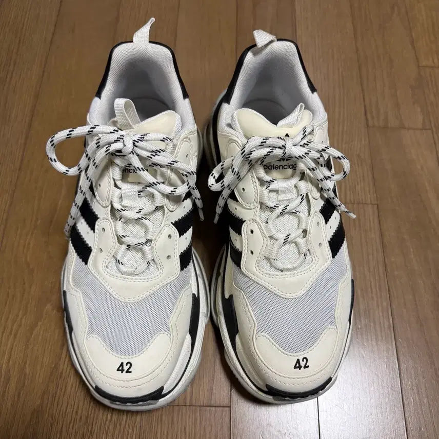 [BUNJANG] Balenciaga Adidas Triple S Sneakers / 발렌시아가 아디다스 트리플S 42  팝니다.