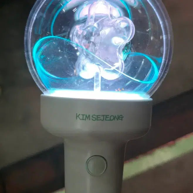 [BUNJANG] Kim Sejeong Concert Light Stick / 김세정 콘서트 팬콘 응원봉 부기봉 양도해용!