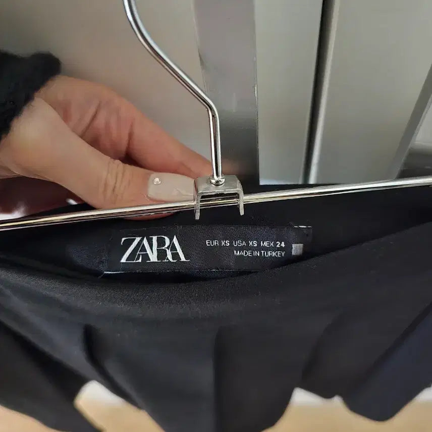 [BUNJANG] Zara Pleated Mini Skirt / 자라 블략 플리츠 미니스커트 치마바지 XS