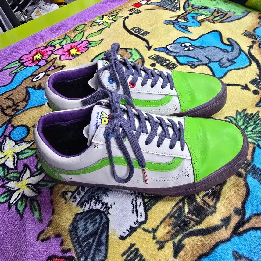 [BUNJANG] Vans Old Skool Toy Story Buzz Lightyear Sneakers / 반스 올드스쿨 토이스토리 Buzz Lightyear 운동화 (1493)