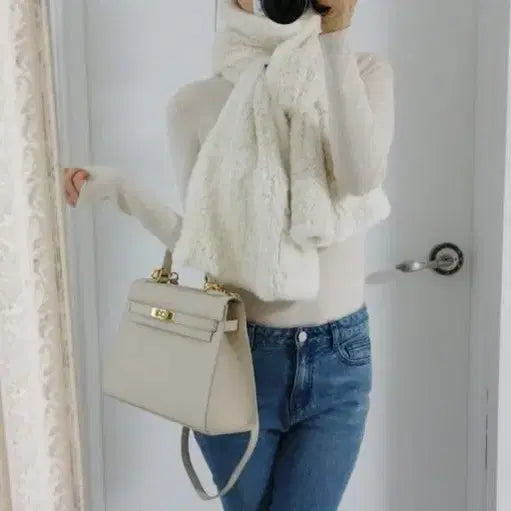 [BUNJANG] White Mink Knitting Scarf / 화이트밍크니팅목도리