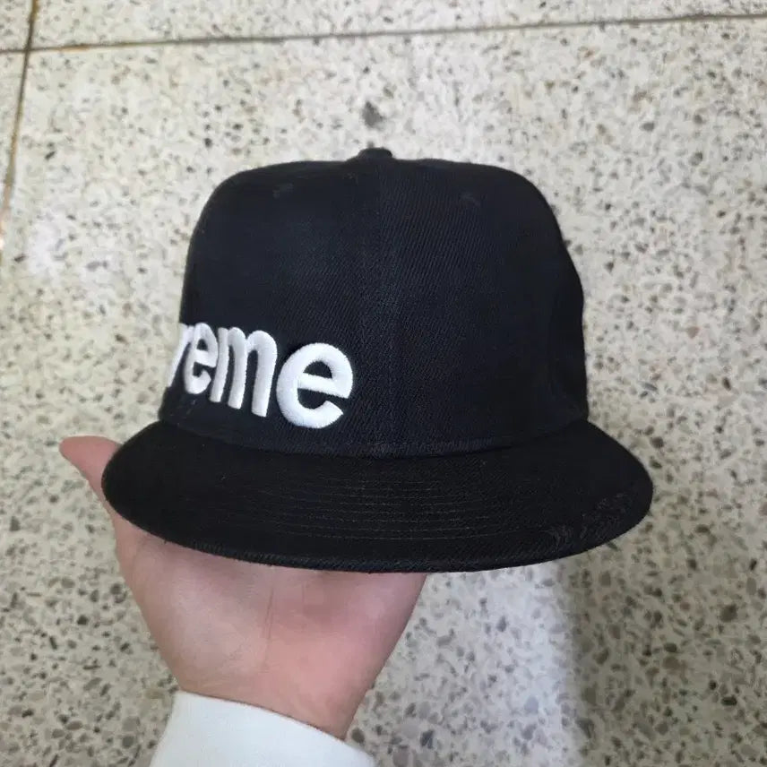 [BUNJANG] Supreme New Era Hat / 슈프림 뉴에라 모자