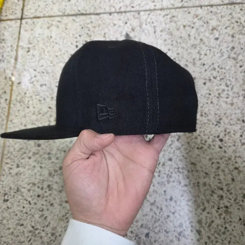 [BUNJANG] Supreme New Era Hat / 슈프림 뉴에라 모자