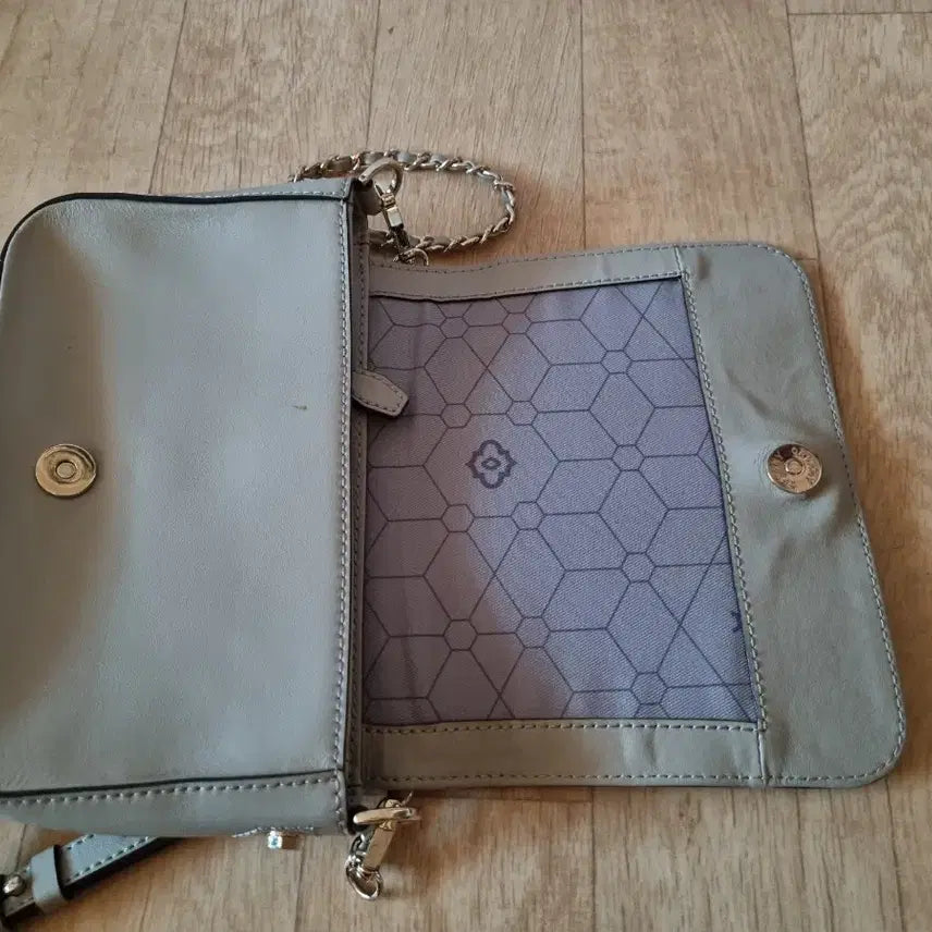 [BUNJANG] Oryany Chain Crossbody Bag / 오야니 체인 크로스백 숄더백