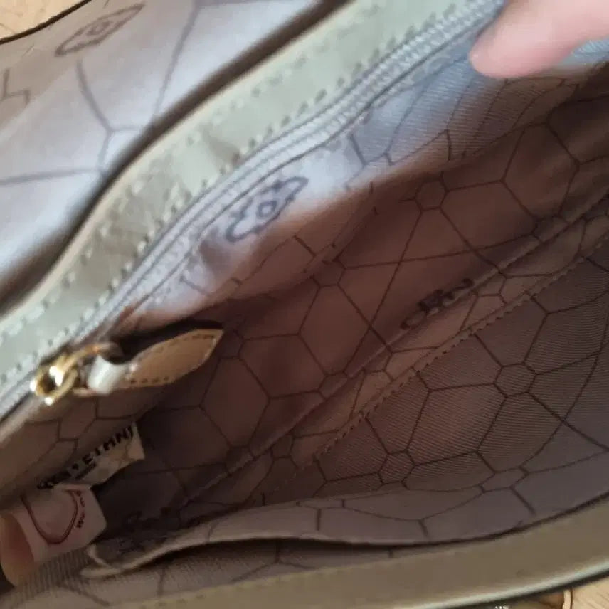 [BUNJANG] Oryany Chain Crossbody Bag / 오야니 체인 크로스백 숄더백