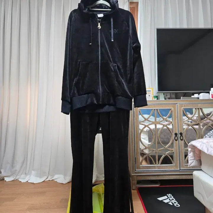 [SOLD OUT] 푸마 벨벳 트레이닝복 세트 여성라지