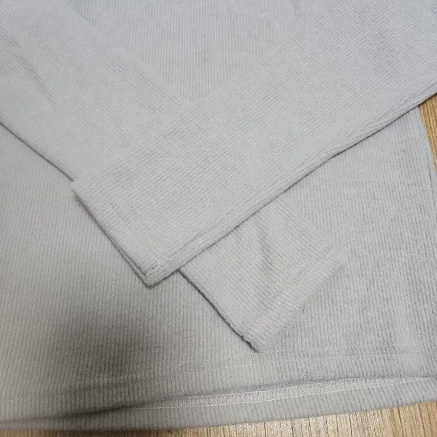 [BUNJANG] Knitted Long Sleeve Top and Button Sleeveless Set / 골지 니트 긴팔 + 단추 슬리브리스 세트