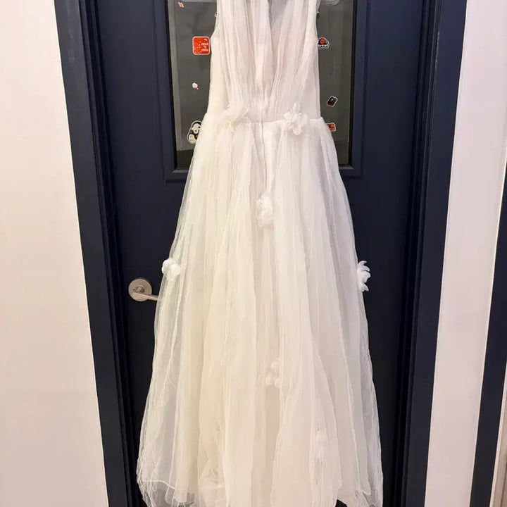 [SOLD OUT] 아이보리 플라워 장식 쉬폰 드레스 (새상품)