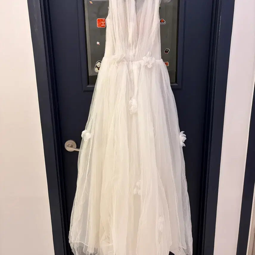[SOLD OUT] 아이보리 플라워 장식 쉬폰 드레스 (새상품)