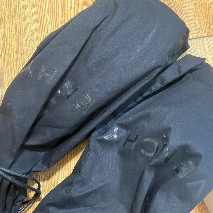 [BUNJANG] Givenchy Slippers - Size 37 / 지방시 슬리퍼 37사이즈