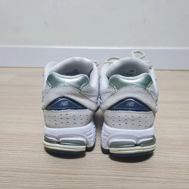 [BUNJANG] New Balance 2002R Sneakers 230 / 뉴발란스 2002R 운동화 230
