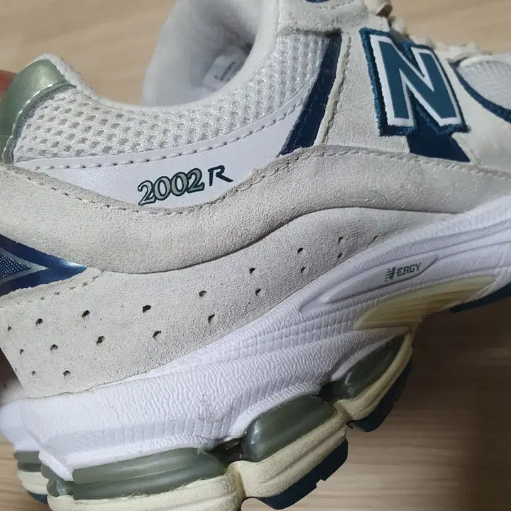 [BUNJANG] New Balance 2002R Sneakers 230 / 뉴발란스 2002R 운동화 230