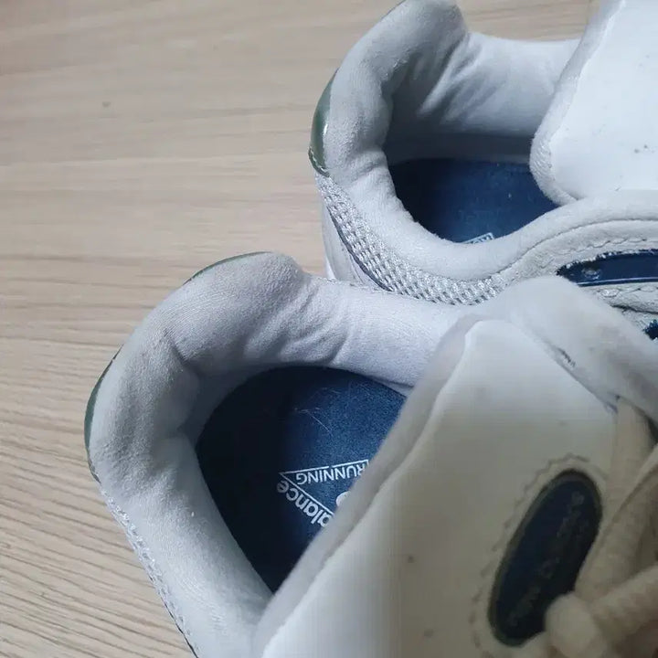 [BUNJANG] New Balance 2002R Sneakers 230 / 뉴발란스 2002R 운동화 230